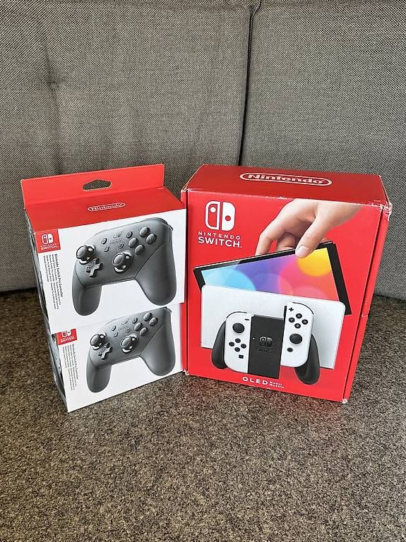 Konsolen: Nintendo Switch OLED inkl. 2 Pro Controller, OVP – Gebraucht aus Rechthalten von Remo_Ba 1
