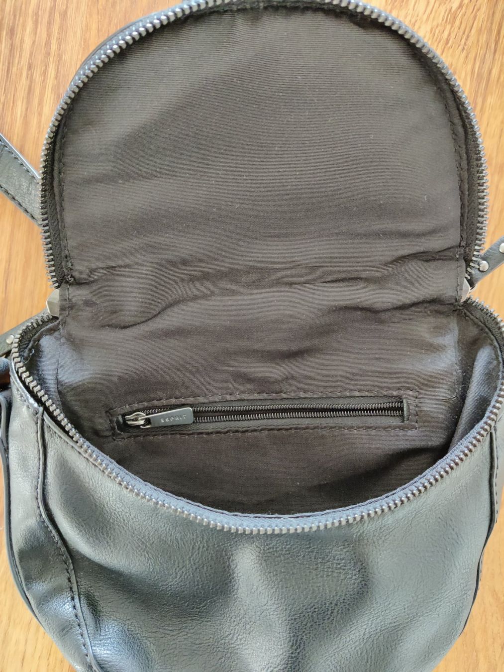 Esprit Taschen: Schultertasche ESPRIT – Gebraucht aus Schönenwerd von sal_75dx 1