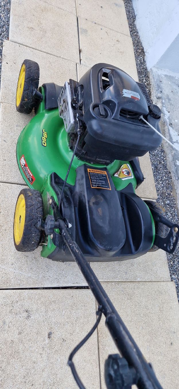 John Deere Tagliaerba: Tondeuse à gazon pro John Deere – Usato da St. Ursen venduto da cpi23 5