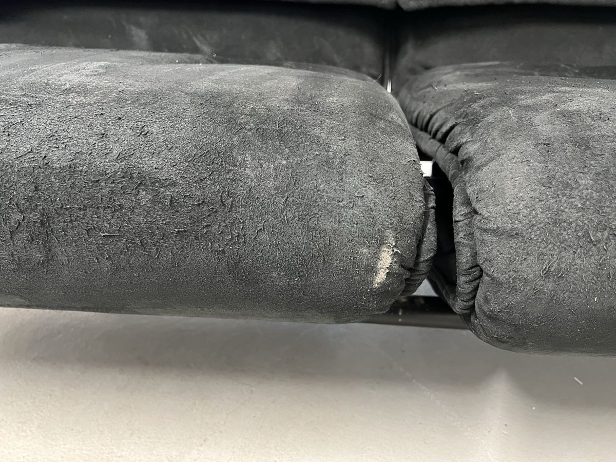 Sofas: Vico Magistretti Veranda-Sofa – Defekt aus Zürich von Leuzzeli 4