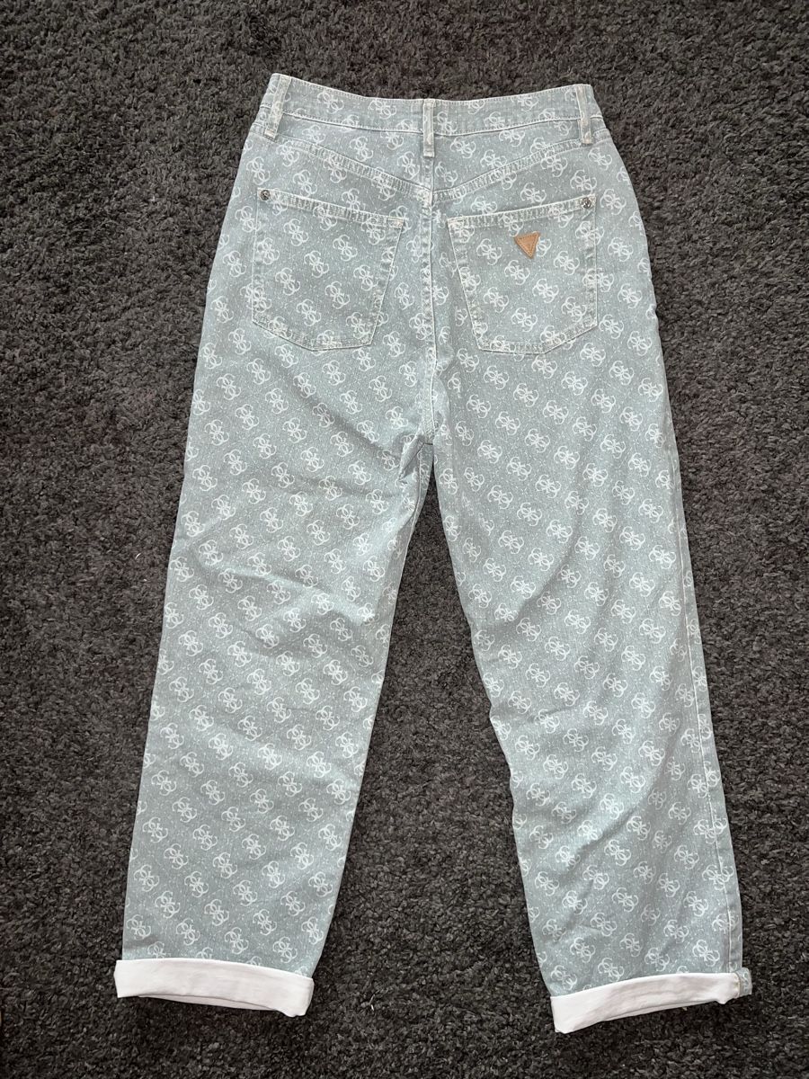 Guess Jeans: Guess Jeans, Straight High, Gr. 30 – Nuovo (secondo la descrizione) da Effretikon venduto da Briga.S. 4