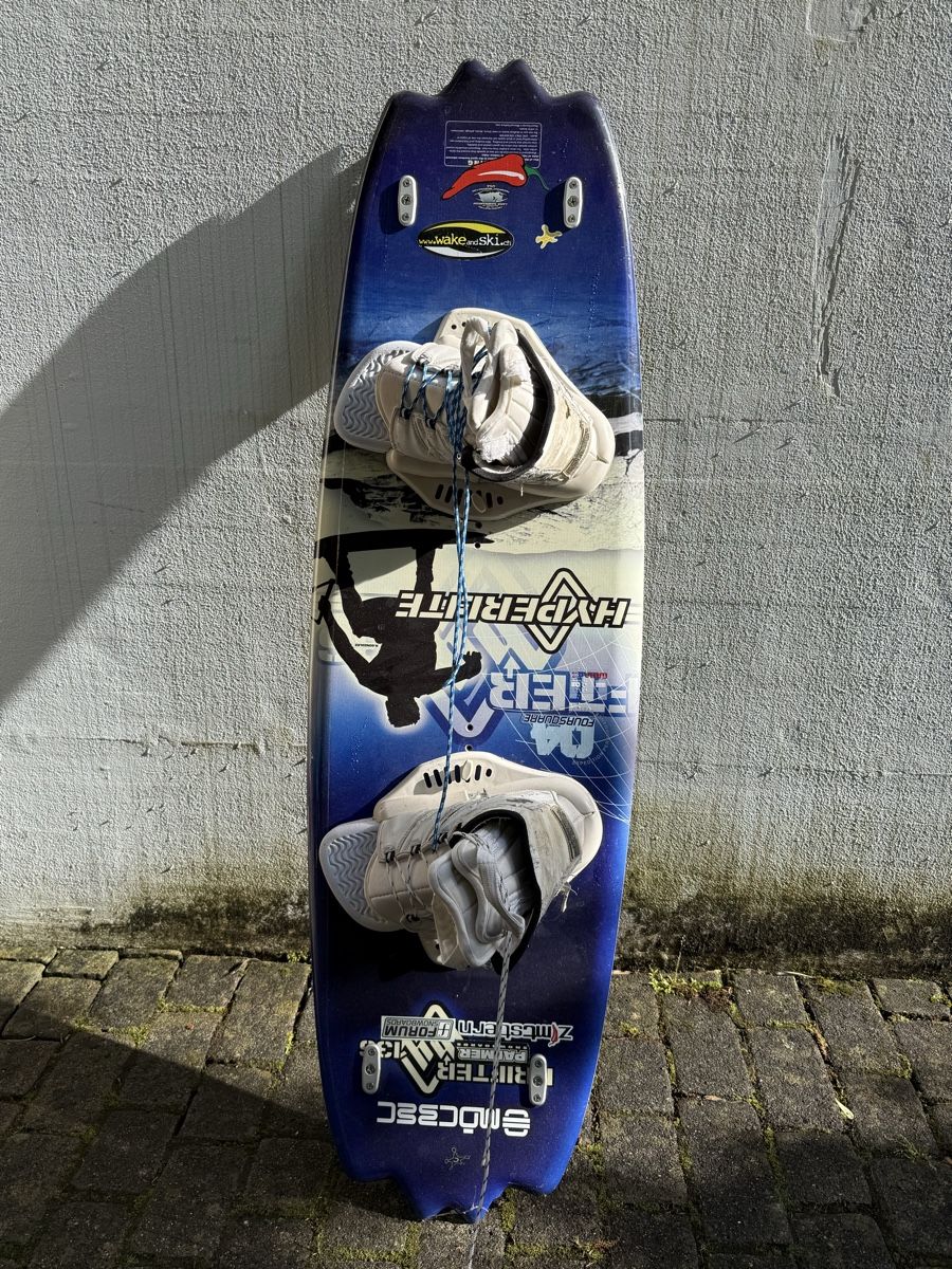 Tavole da surf e di nuoto: Wakeboard Hyperlite inkl. Bindung, gebraucht – Usato da Aarau venduto da Gregor.Quattro5000