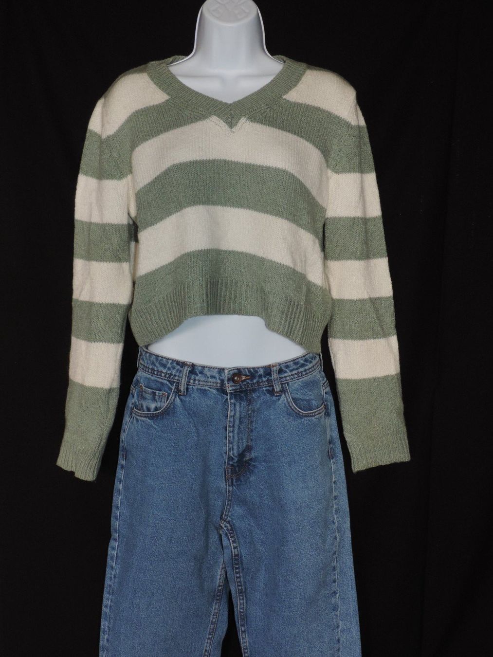 Jeans: jeans et pull rayé vert et blanc – Usato da Genève venduto da Axelle333