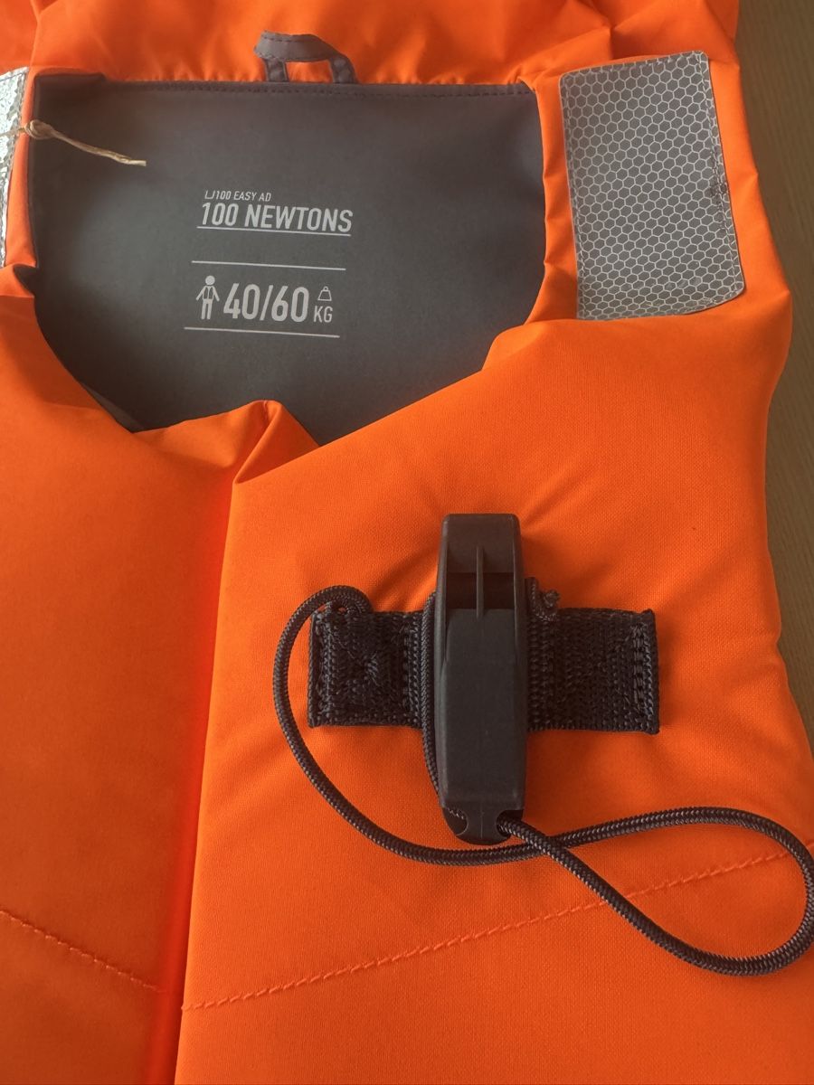 Decathlon Gilets de sauvetage: NEUE Rettungs-/Schwimmweste - 40-60kg – Neuf avec emballage d'origine à Urtenen-Schönbühl par Wiha 1