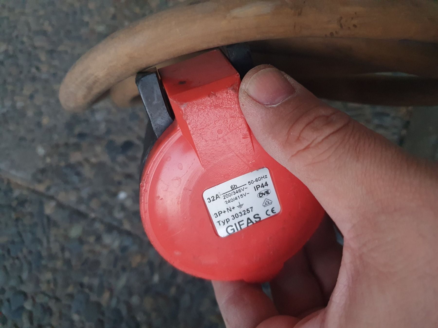 Elettrotecnica: Baustromverteiler Lade- Stromverteiler Typ 2516 32A 40a – Usato da Zürich venduto da eymen20 5