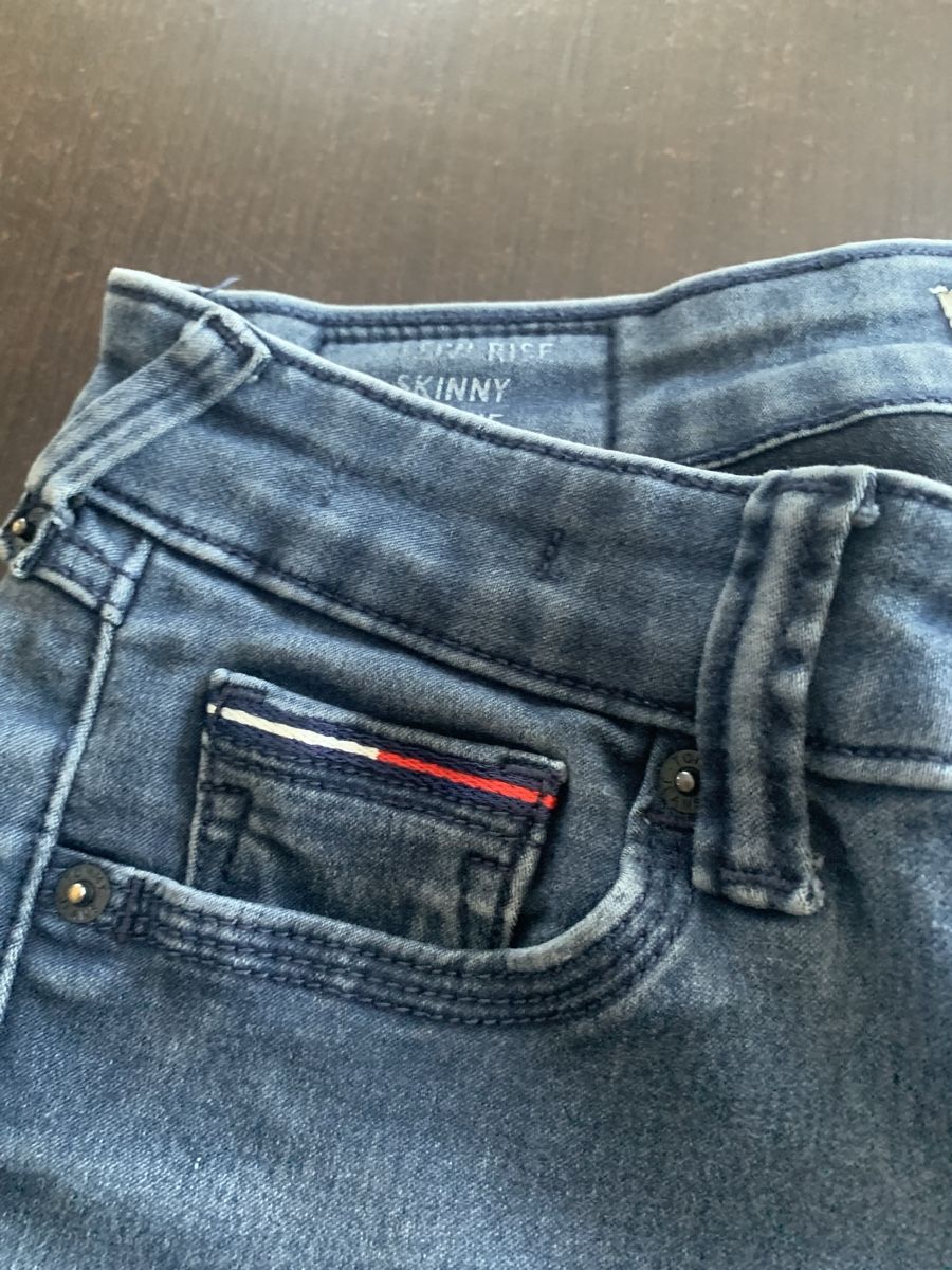 Tommy Hilfiger Jeans: Jeans Tommy taille 25/32 – Gebraucht aus Domdidier von qatar1973 1
