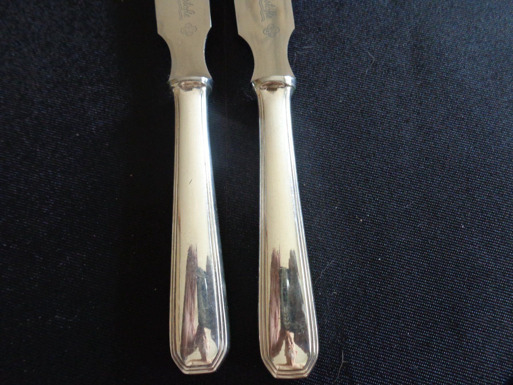 Christofle Set di posate: * COUVERTS A BEURRE ET FROMAGE CHRISTOFLE AMERICA – Nuovo (secondo la descrizione) da Morges venduto da argento.oro.65 1