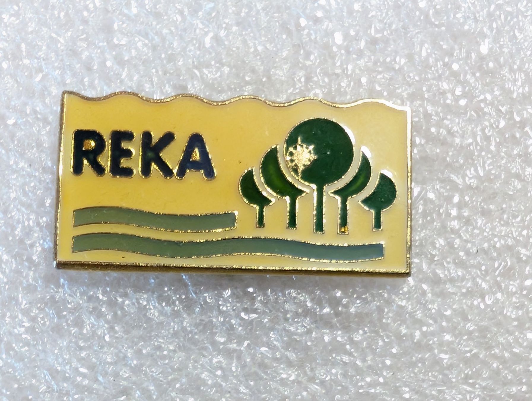 Placchette & Badge: Ansteckpin 286: REKA – Usato da Oppligen venduto da Pin-Fall-Shop
