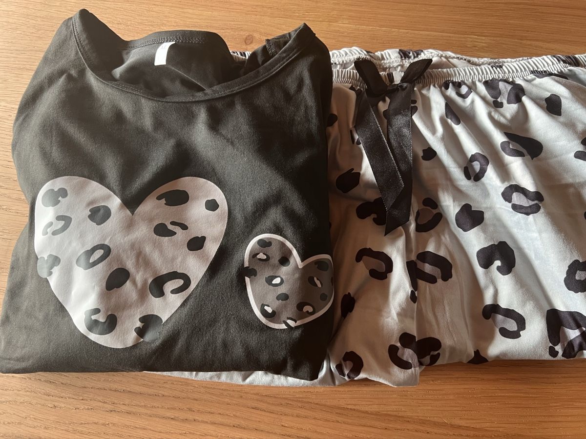 Negligees & Pigiami: Damen Pyjama Set Leopardenmuster – Nuovo e nell'imballaggio originale da Konolfingen venduto da SonjaKalt