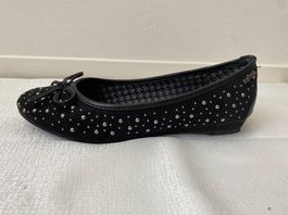 selten getragene Ballerinas mit tollen Details Gr. 38