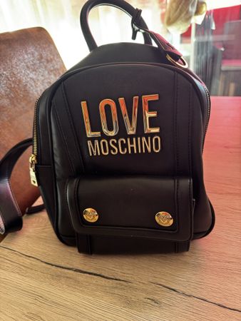 Mini sac à dos Love Moschino noir - élégant et pratique!