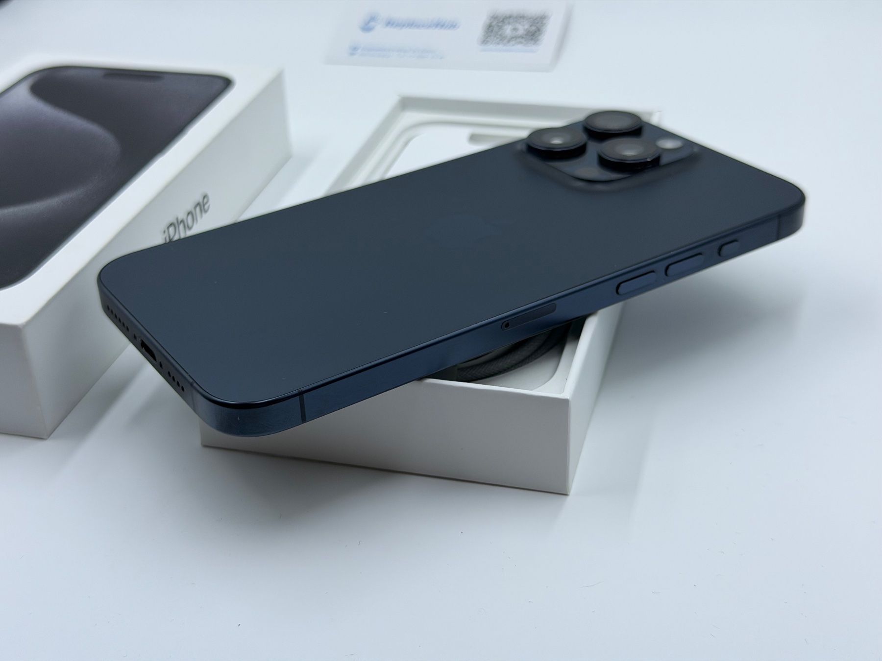 Apple Telefoni cellulari / Smartphones: IPhone 15Pro Max 256GB Weiss – Usato da Chur venduto da ReplaceHub 1