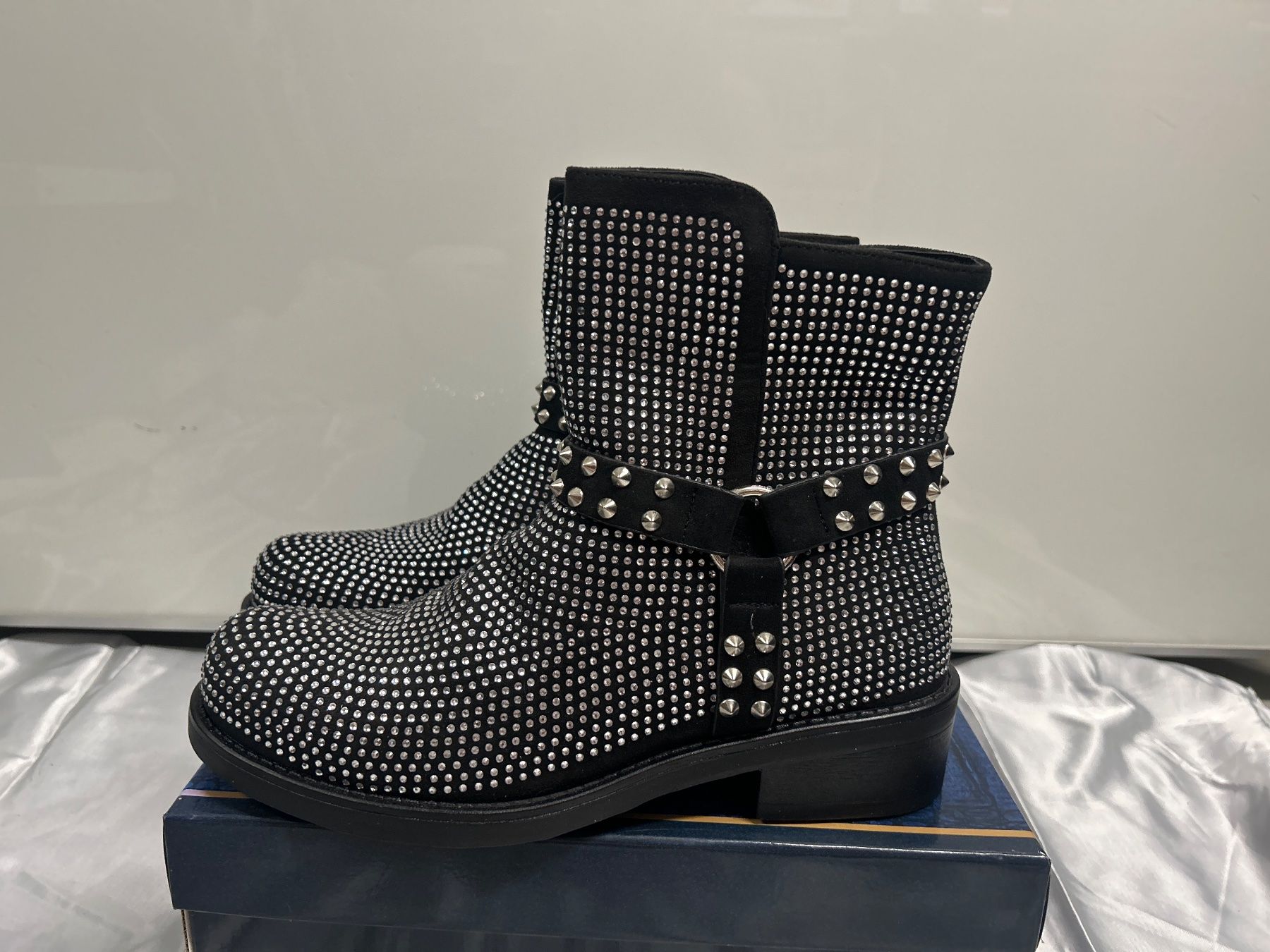 Scarpe da donna: Wunderschöne Boots / Stiefeletten Neu Gr 41 mit strasssteine – Nuovo e nell'imballaggio originale da Regensdorf venduto da Spyke55 4