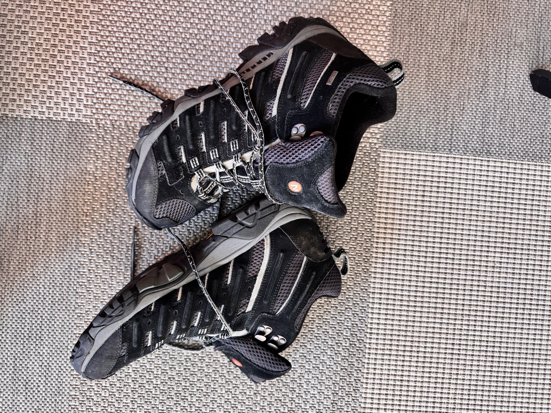 Bally Scarpe da uomo: 4 Paar hochwertige Schuhe Grösse 45/46 – Usato da St. Gallen venduto da Deane 1