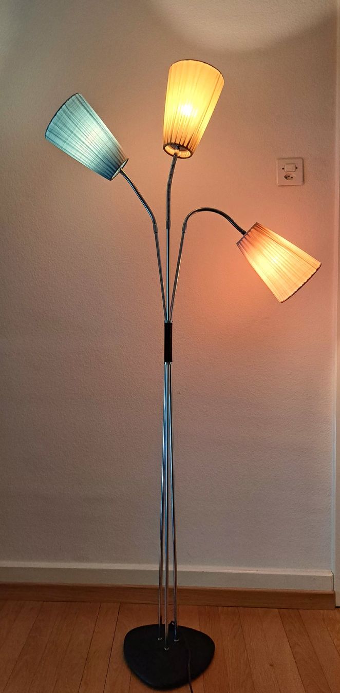 Lampade: Dreiarmige Stehlampe Mid-Century – Usato da Binningen venduto da samilha
