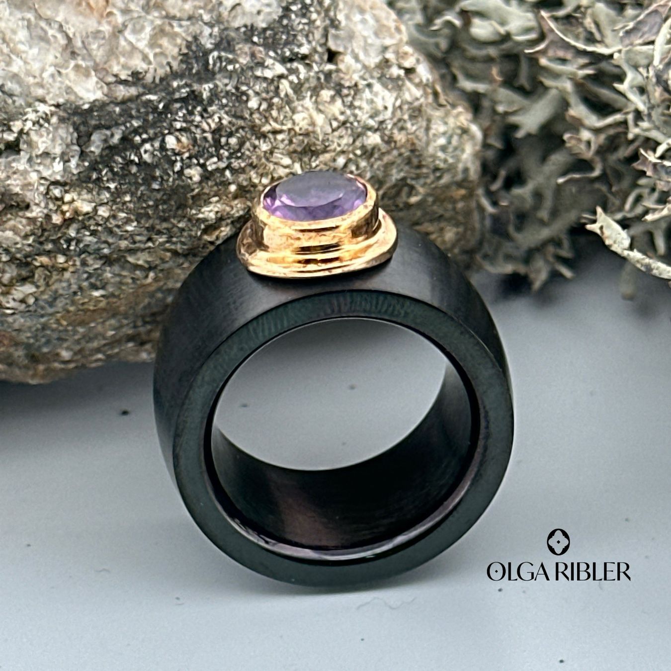 Olga Ribler Anelli: Edelstahl Ring mit Amethyste,  Ringgrösse 57 – Nuovo (secondo la descrizione) da Luzern venduto da Schmuckoutlet 3