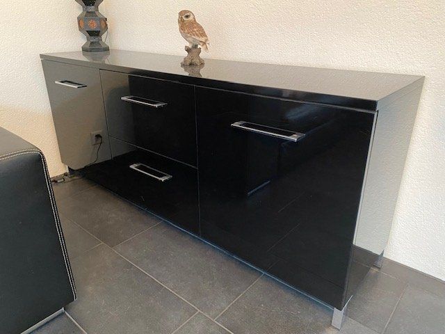 Kommoden: Hochglanz-Möbel schwarz – Gebraucht aus Wädenswil von droopyCH