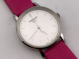 TISSOT Damenuhr läuft