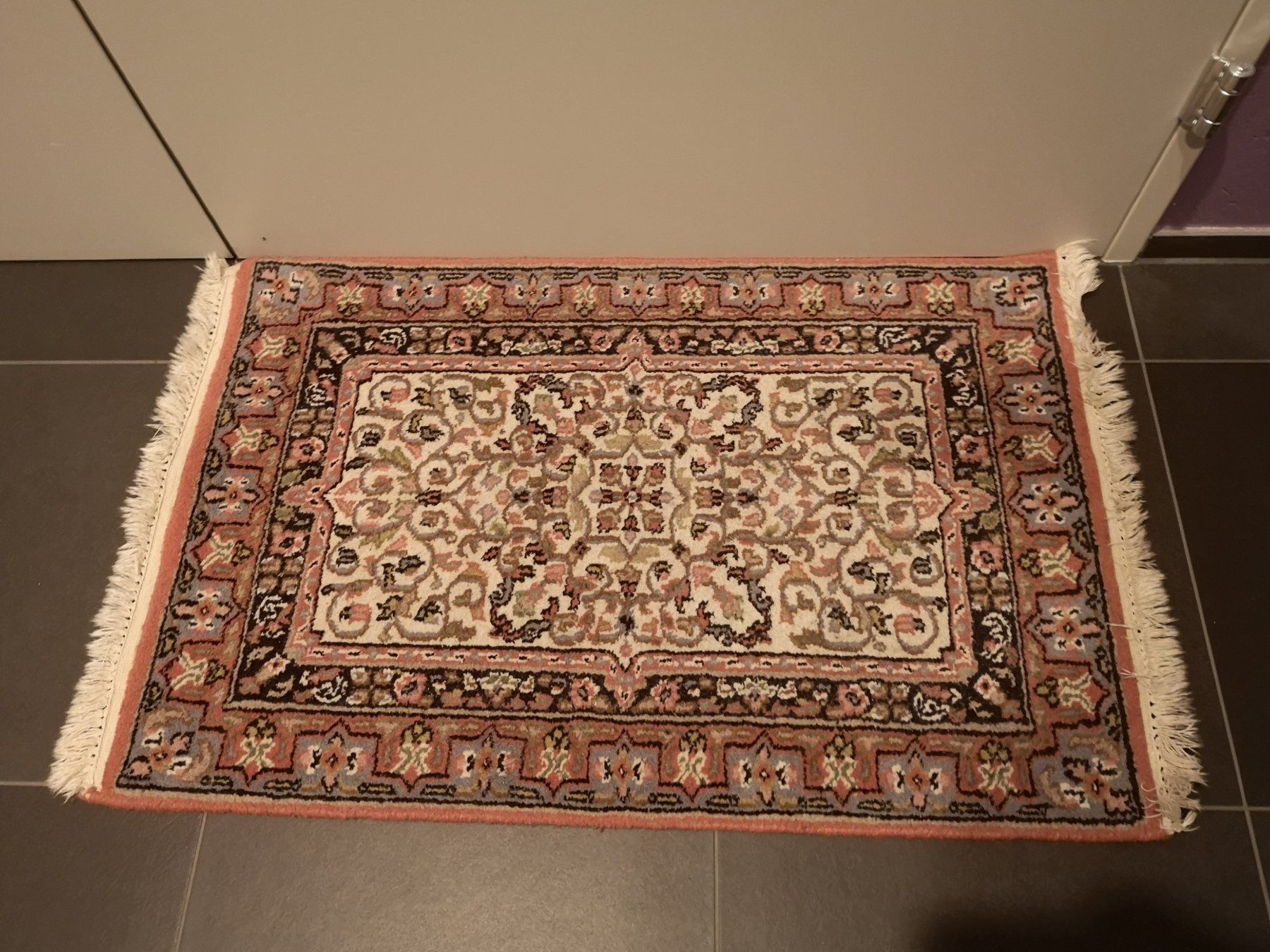 Tappeti: roter Teppich 93x102x61cm – Usato da Rothenburg venduto da Patri00 1