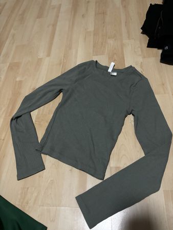 Basic Top Olivgrün Gr. S