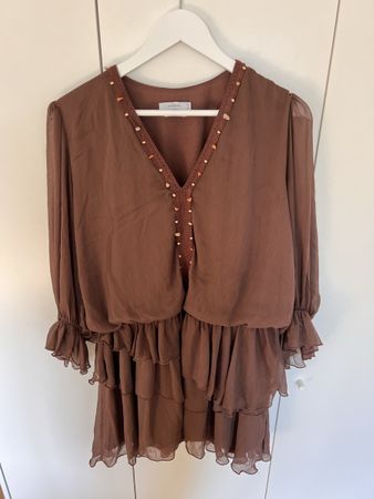 Braunes Sommerkleid mit Volants, Grösse M, Reserved 50