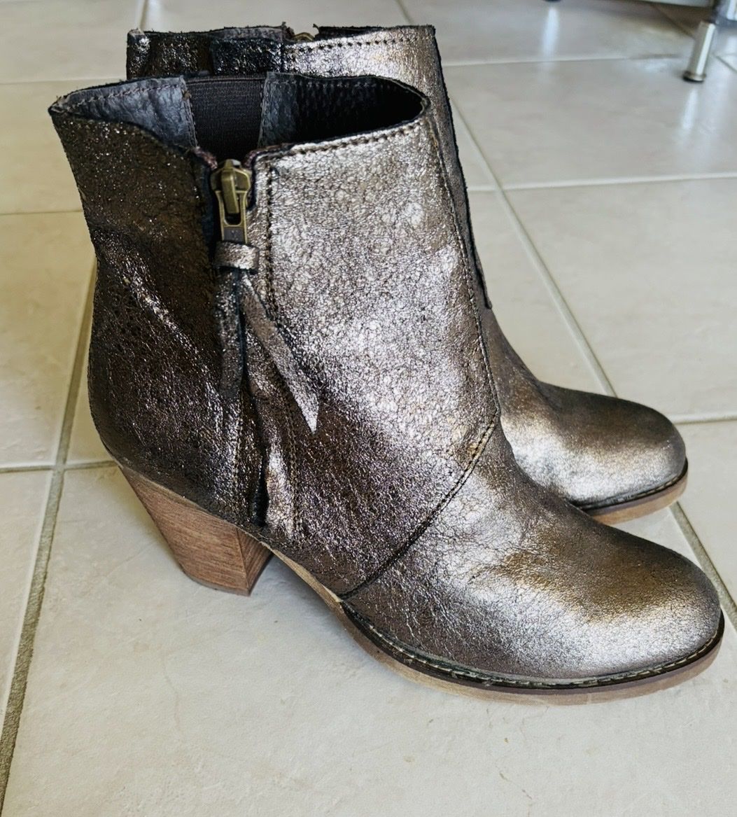 Chaussures femmes: Bottines Stiefeletten NEU – Neuf (Voir description) à Etoy par Diadefin