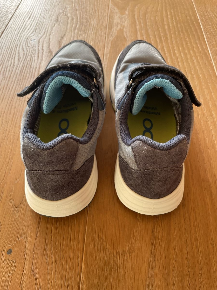 Scarpe per ragazzi: Trekkingschuhe / Sneaker – Usato da Aarwangen venduto da erd_ngx8 2