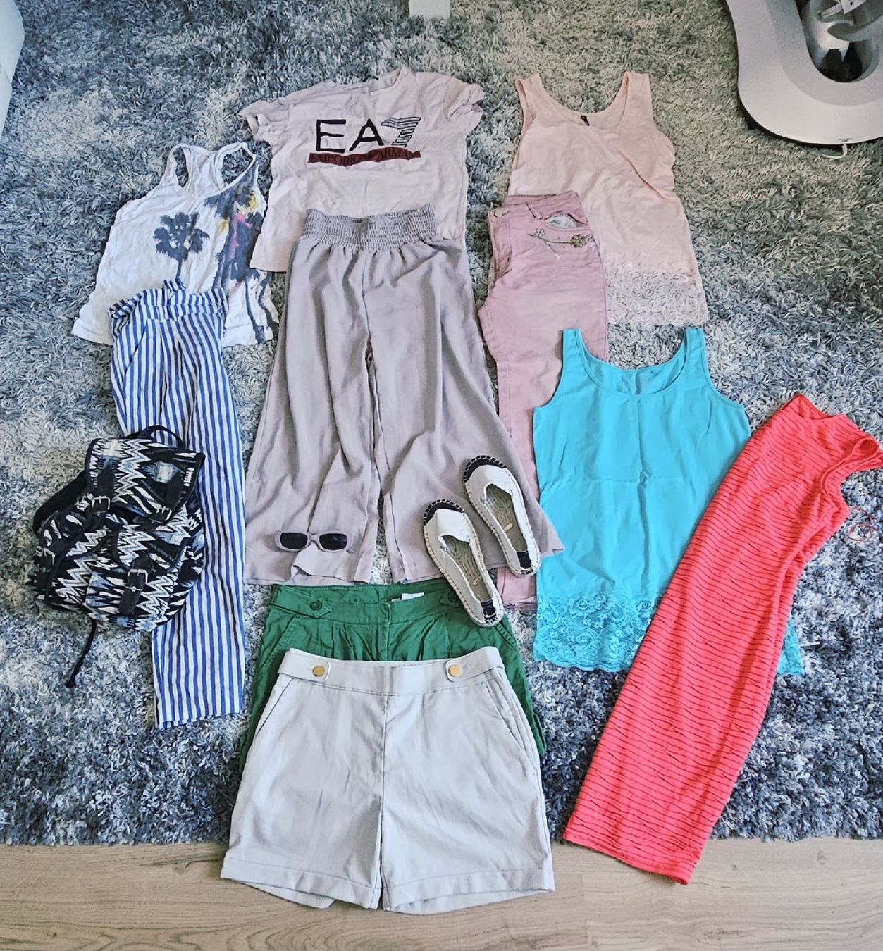 H&M Lotti di vestiti: Huge Ladies' Clothes Bundle - Spring/Summer Styles Mix M – Usato da Rorschach venduto da Alles_9.90