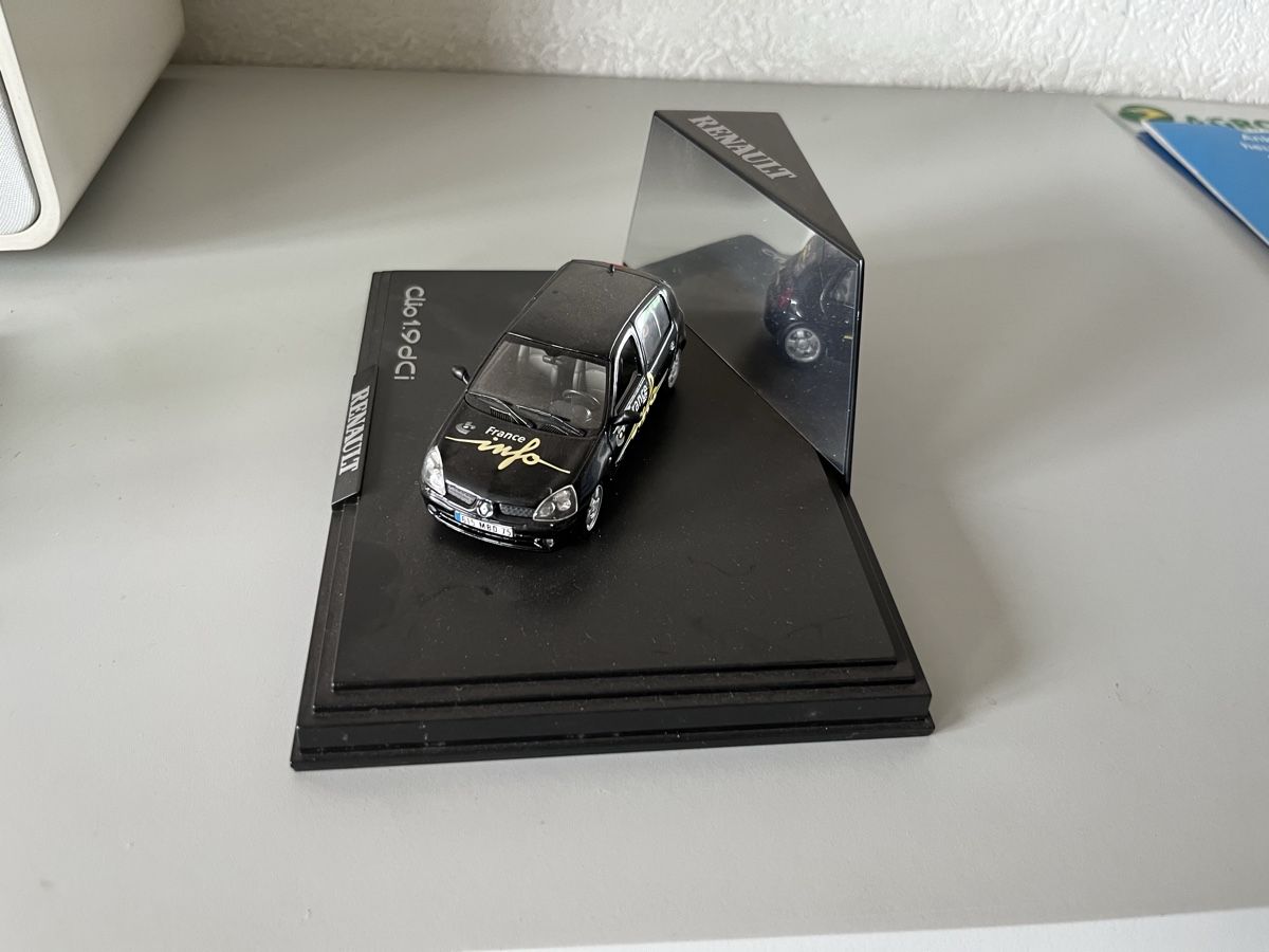 Renault Modellini d'auto: Renault Clio II – Usato da Kräiligen venduto da tisala 1