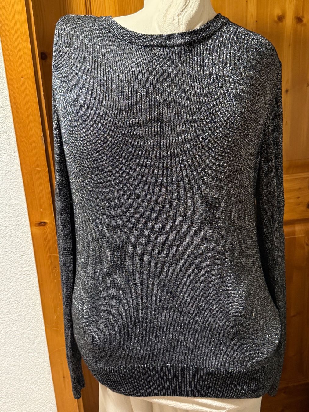 Pullover & Sweatshirts: Damen Pullover Chicoree glitzernd schwarz Grösse L gebraucht – Gebraucht aus Hundwil von Sandysan1702 1
