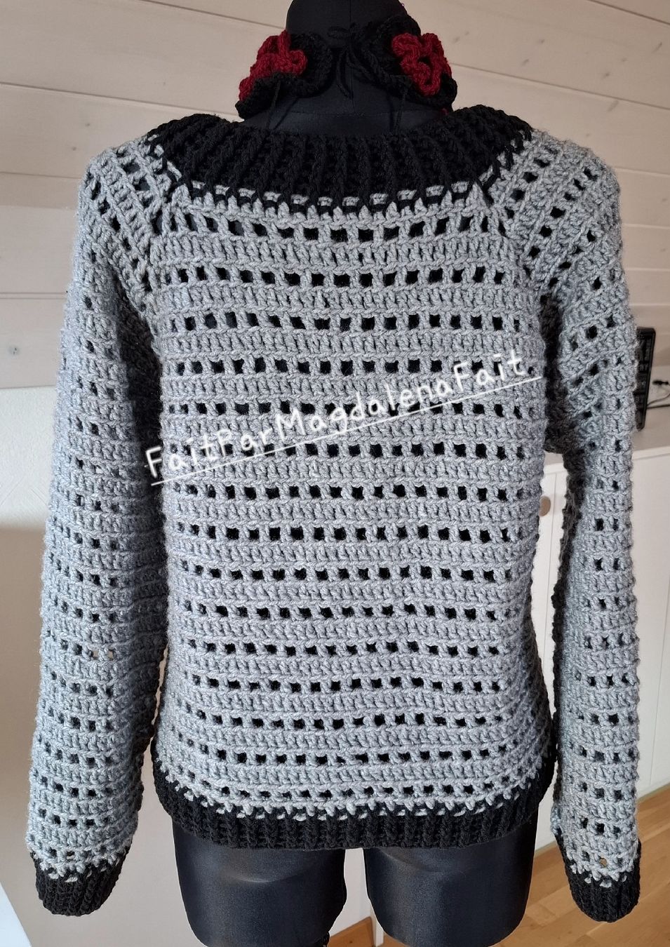 Maglioni & Felpe: Pull gris & noir, fait main au crochet, taille 38 – Nuovo (secondo la descrizione) da tartegnin venduto da Madelaine_09 1