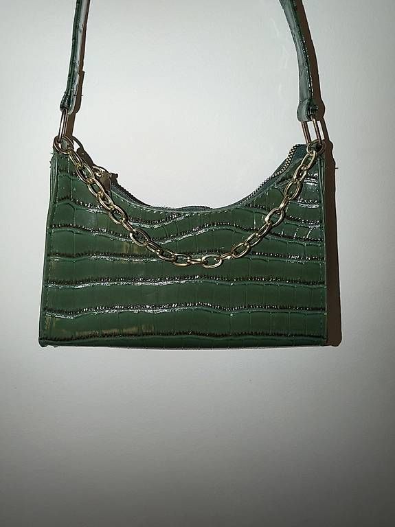 Borse da donna: Sac à main vert effet croco ? bon état – Usato da Sion venduto da anj_2gl9 1