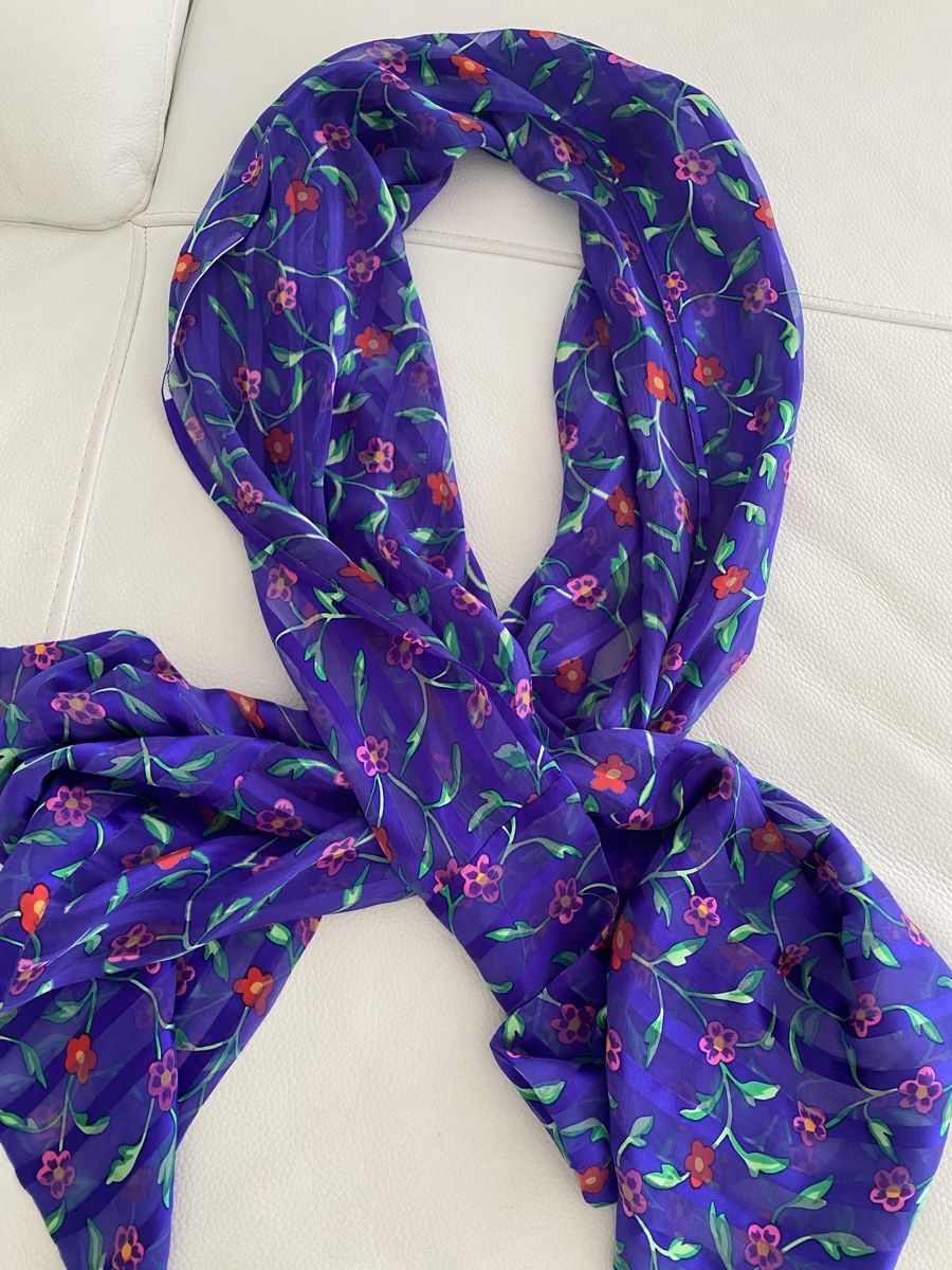 Foulard & Sciarpe: Seiden Schal 🌸 – Usato da Opfikon venduto da Luis144
