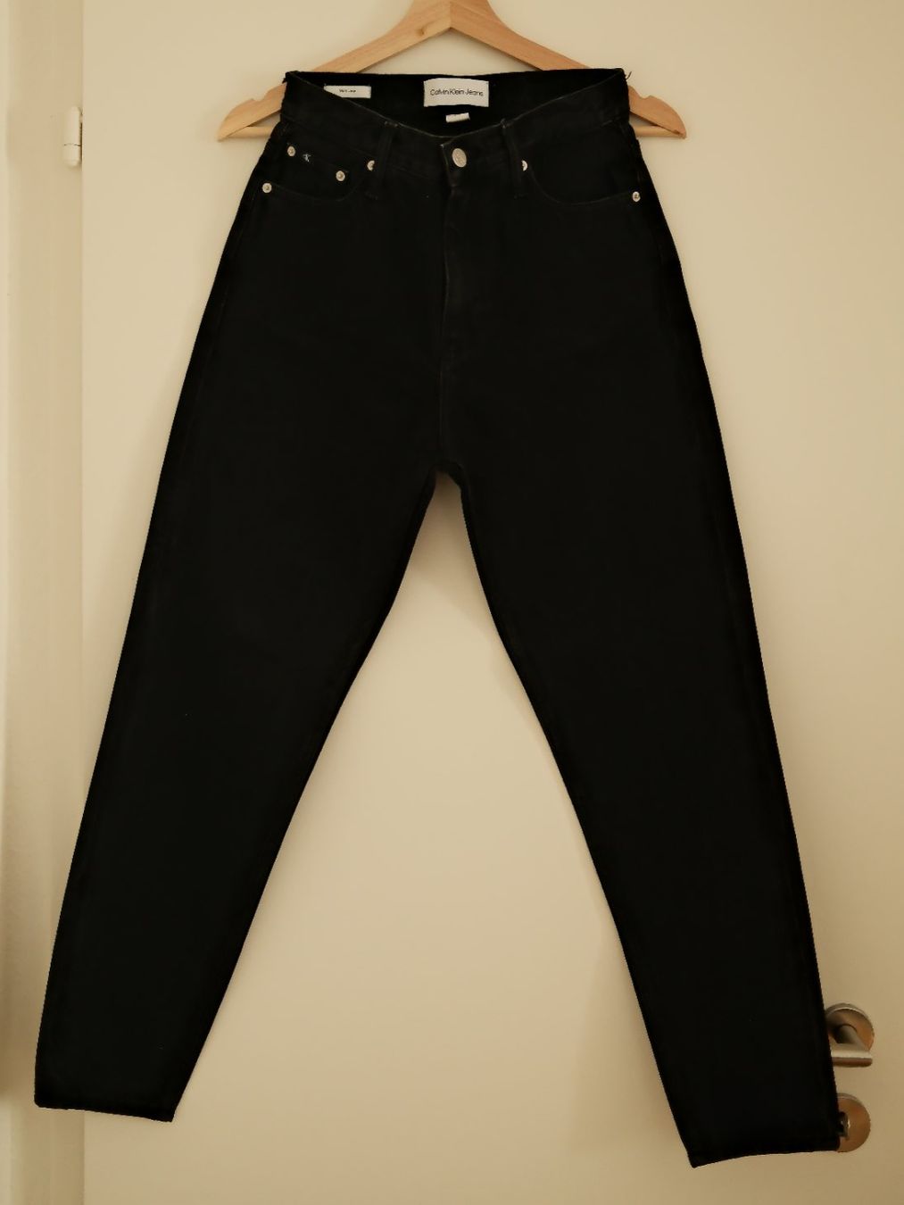 Calvin Klein Jeans: Calvin Klein Mom Jeans W27 – Usato da Thun venduto da angerber