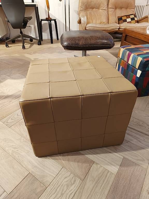 De Sede Sgabelli: De Sede Leder hocker vintage Design patchwork 70er – Usato da Zürich venduto da style-and-design.zh 4