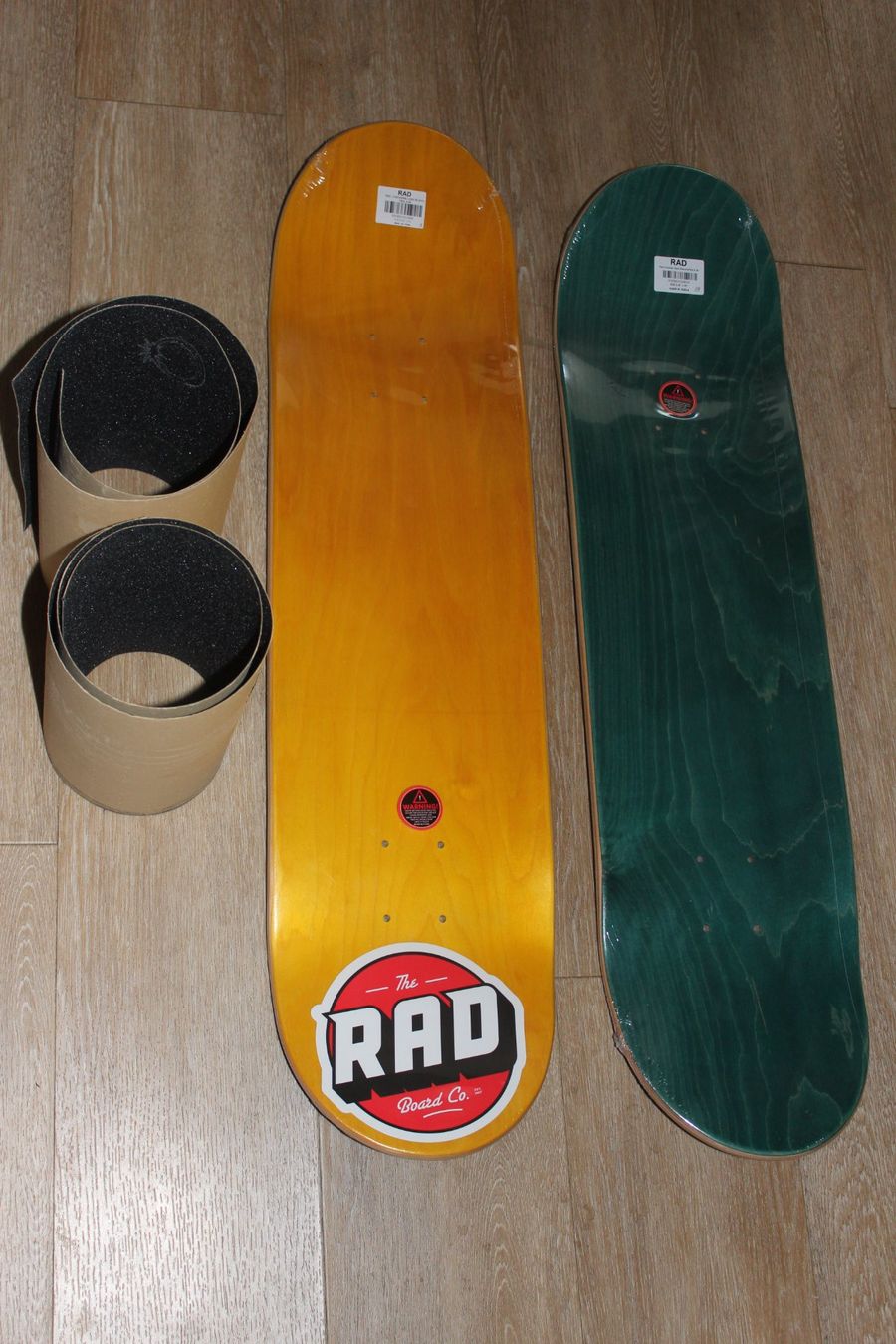 Skateboards: skateboard  new 2x deck size 8.25x32 – Nuovo e nell'imballaggio originale da Travers venduto da ColibriRoseOrange 1