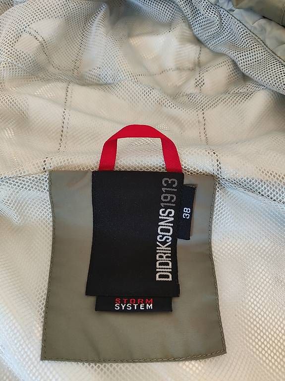 Vestes: Didriksons Regenjacke M – D'occasion à Flüelen par pri_7p8g 1