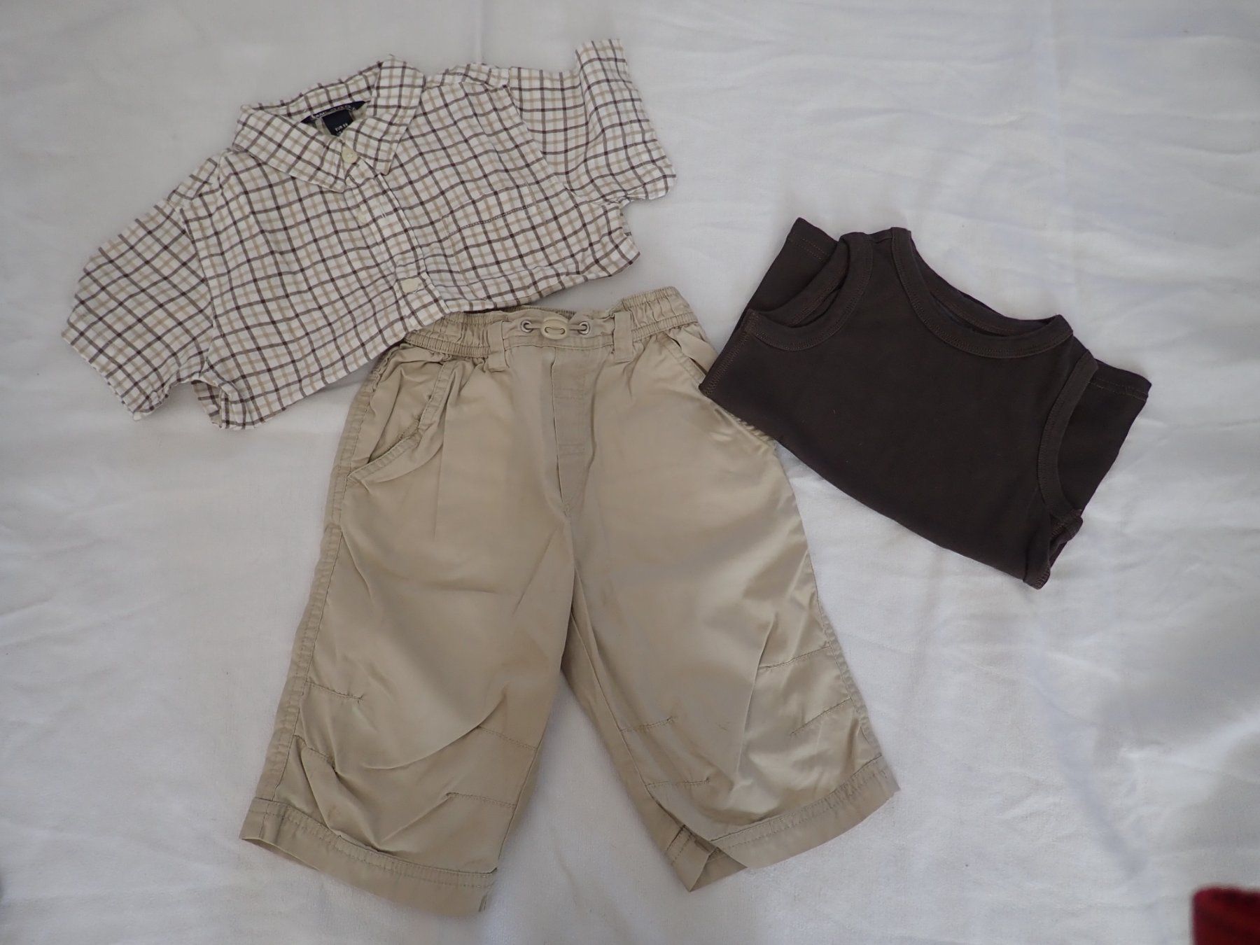 Lotti & Set di vestiti: Vêtements été garçon 98-a – Nuovo (secondo la descrizione) da Petit-Lancy venduto da camping_car 1