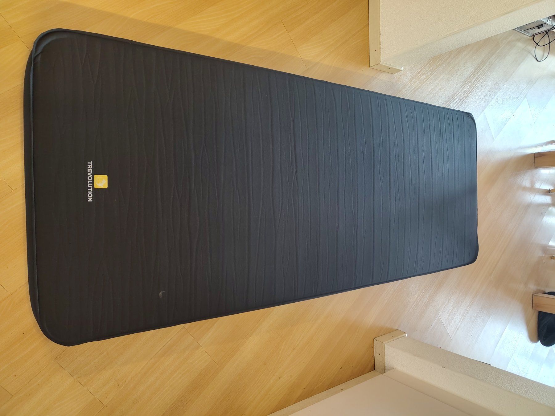 Matelas: 2 Trevolution Liegematten, schwarz, inkl. Sack – D'occasion à Wädenswil par Mallory22