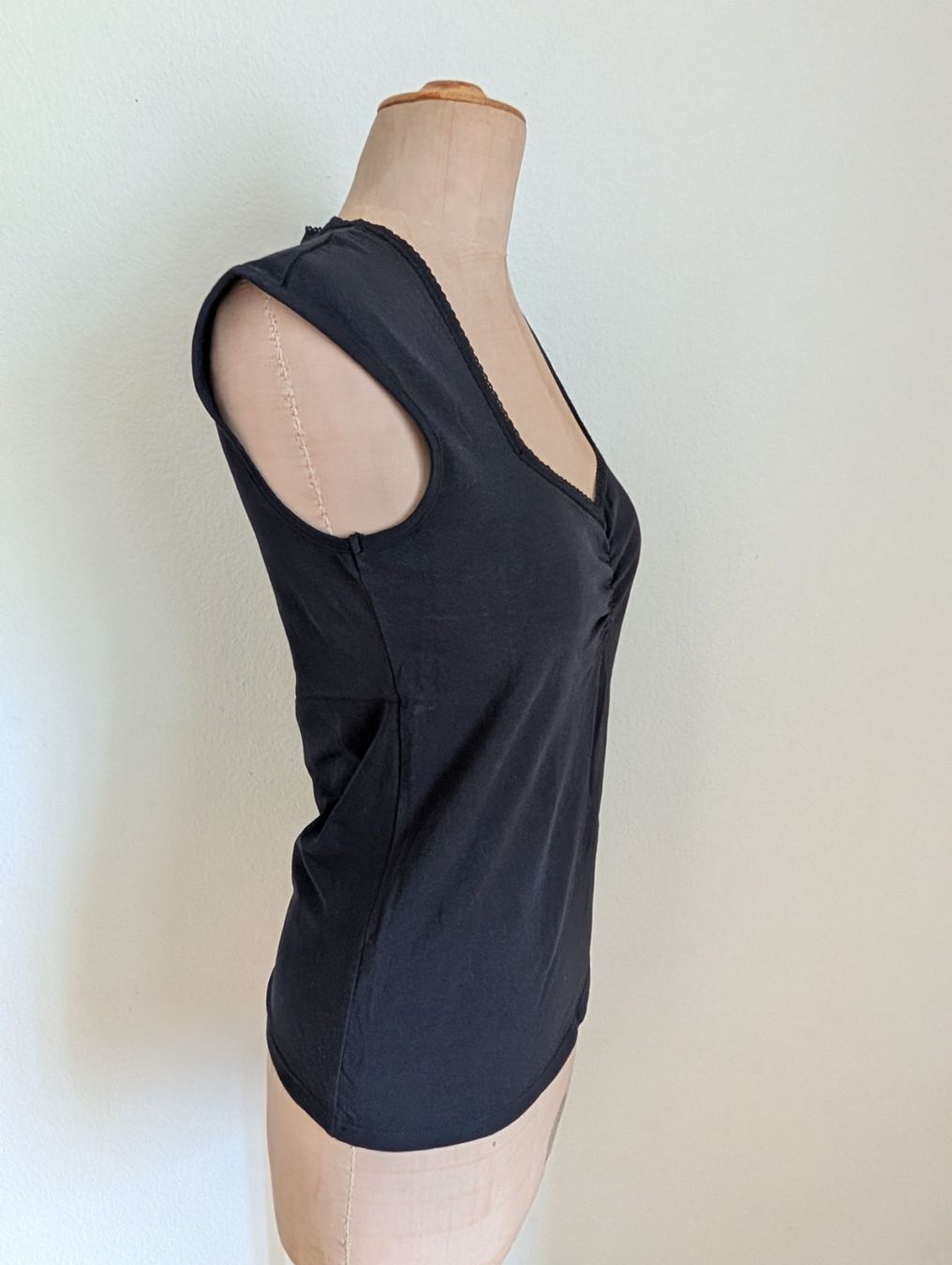 Blutsgeschwister Tops: Blutsgeschwister Top Romance M schwarz – Gebraucht aus Luzern von lal_8z2w 1