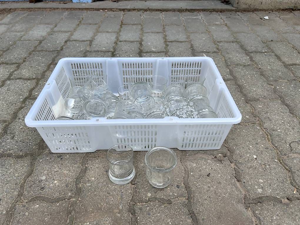Vase & Récipients: Caisse de petits vases  20 CHF – D'occasion à Sion par yay_d8xc 1