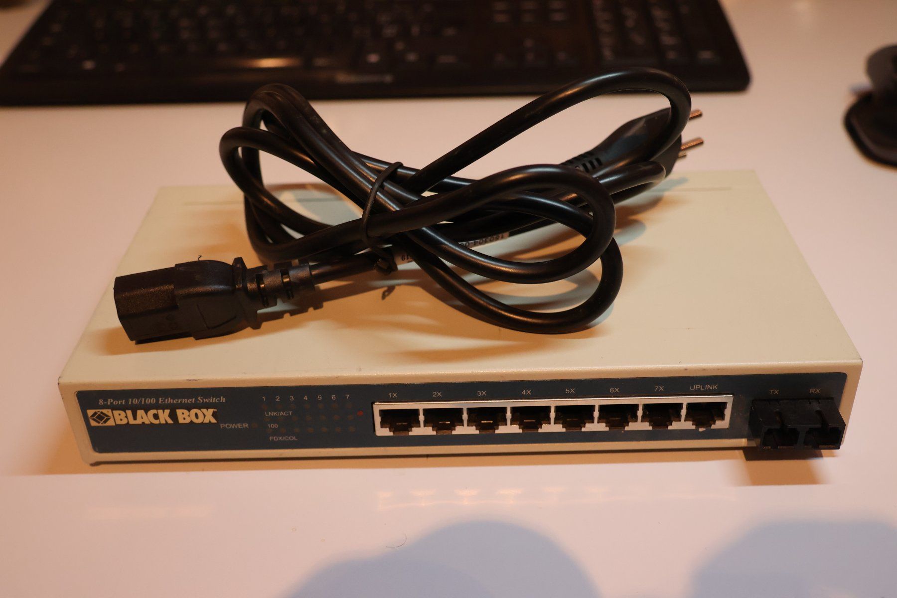 Hub & Switch: Black Box 8-Port Ethernet Switch 10/100 – Usato da Effretikon venduto da Freedom2025 2
