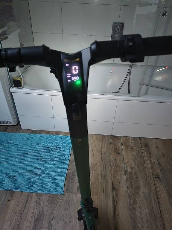 Kickboard: Vsett  E Scooter  mini grün – Usato da Luzern venduto da nsc_tn7z 2