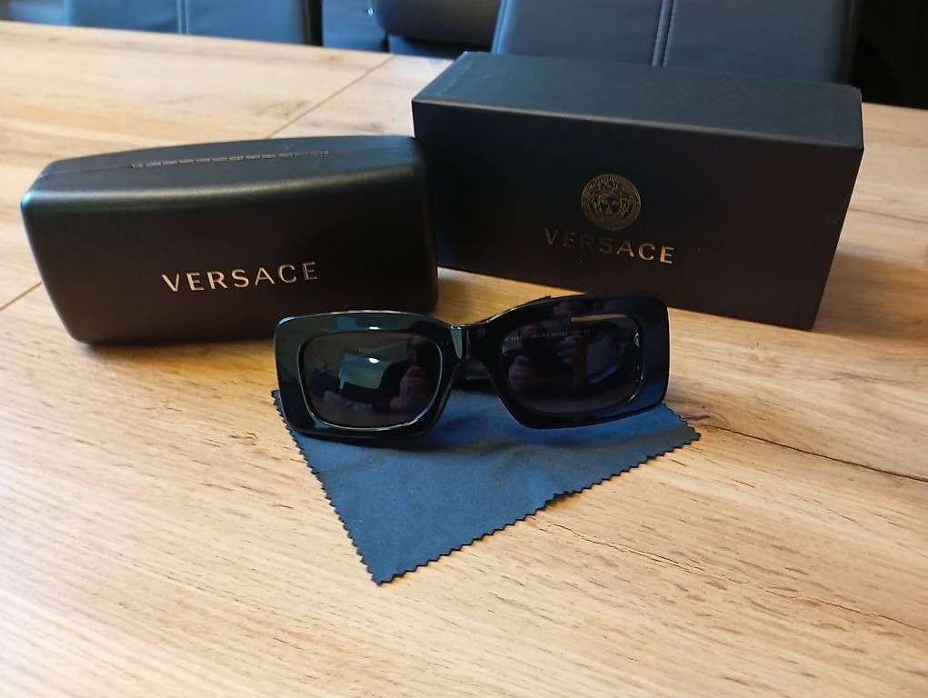 Occhiali & Lenti: Occhiali da sole donna Versace. – Usato da Cresciano venduto da xga_j8p2 1