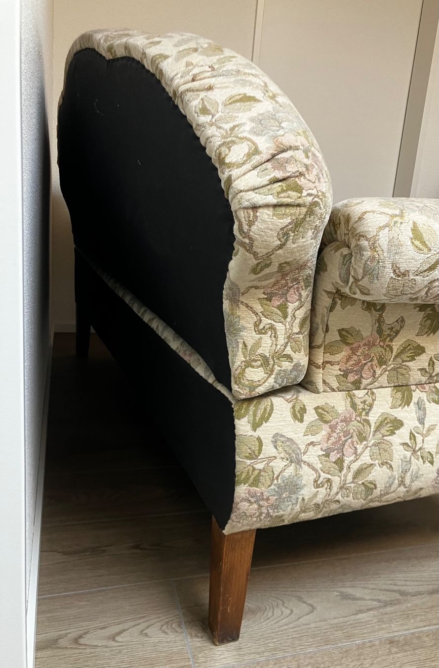 Divani: Vintage Sofa mit floralem Muster – Usato da Jona venduto da m.brun 2