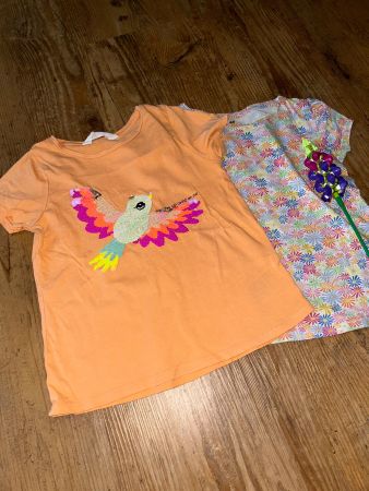 2 T-Shirts 122/128 H&M