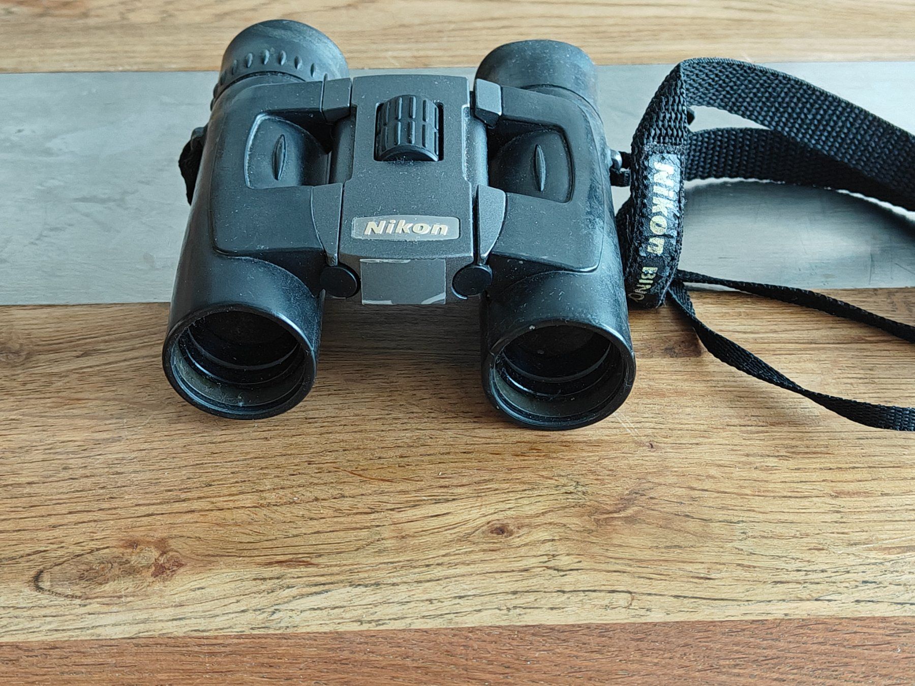 Nikon Feldstecher: Nikon Fernglas kompakt - Vintage Optik – Gebraucht aus Birr von DisDas