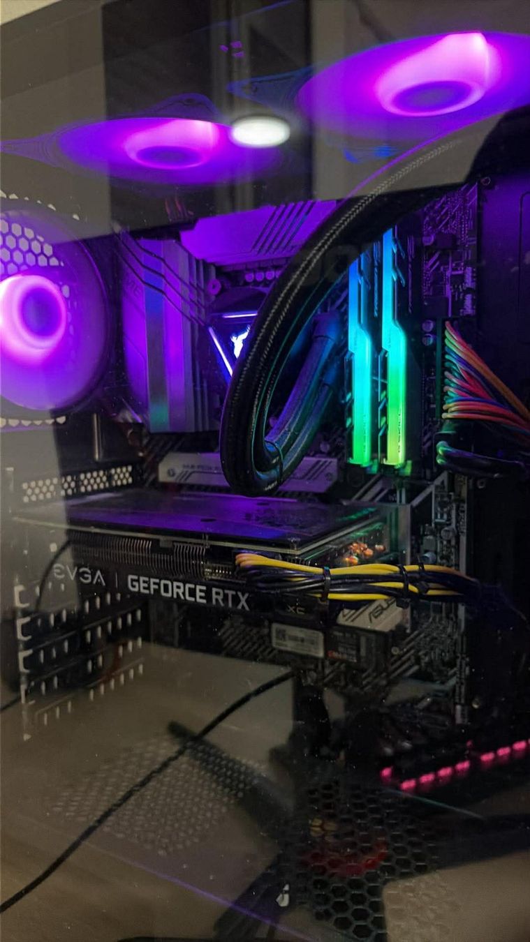 Nvidia PC: High-End Gaming PC – Usato da Kreuzlingen venduto da osm_wjn7 3