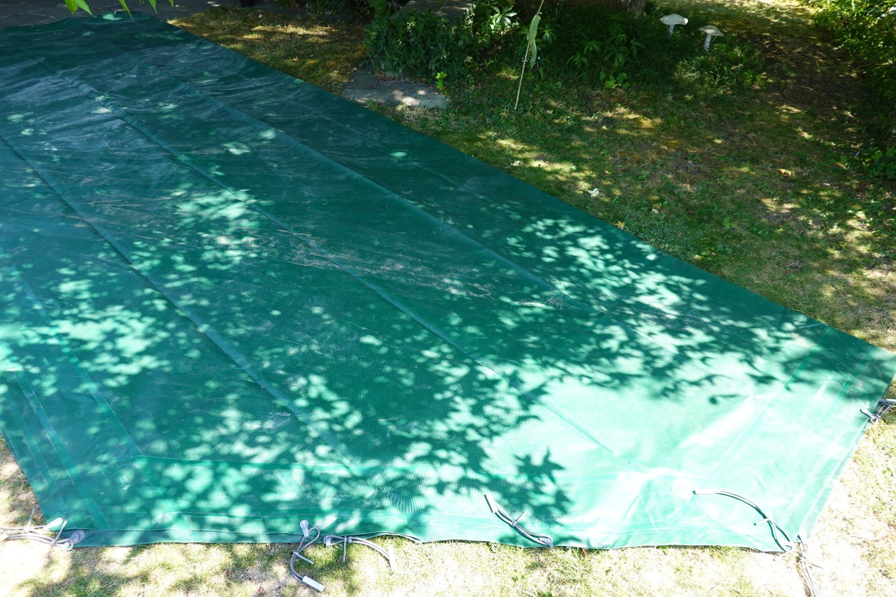 Schwimmbad-Zubehör: Abdeckplane Blache grün gross gebraucht Poolabdeckung – Gebraucht aus Jona von simongarden 4