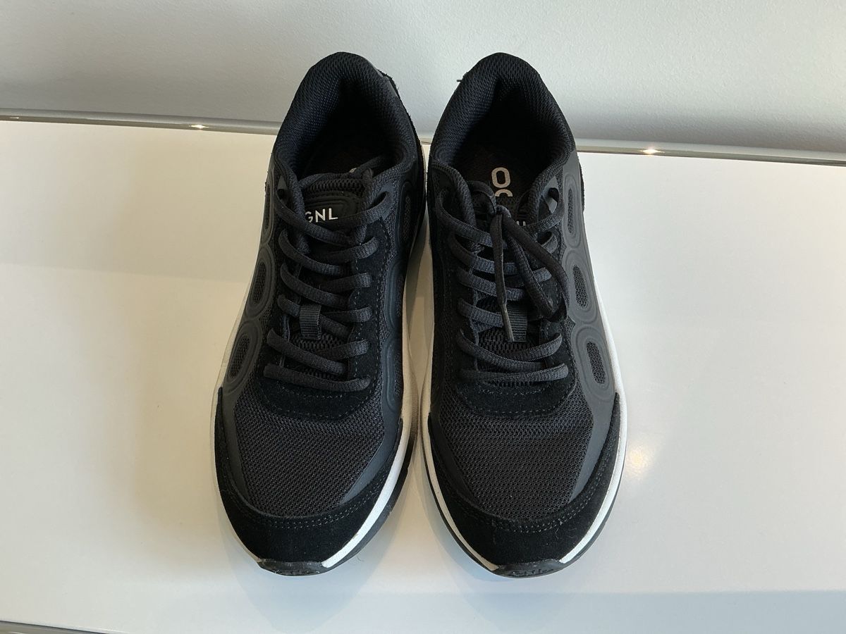 Chaussures femmes: Sneaker von GNL – D'occasion à Zürich par lukasg.meier 1